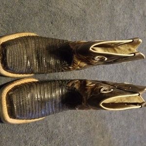 Boys size 21.5 boots